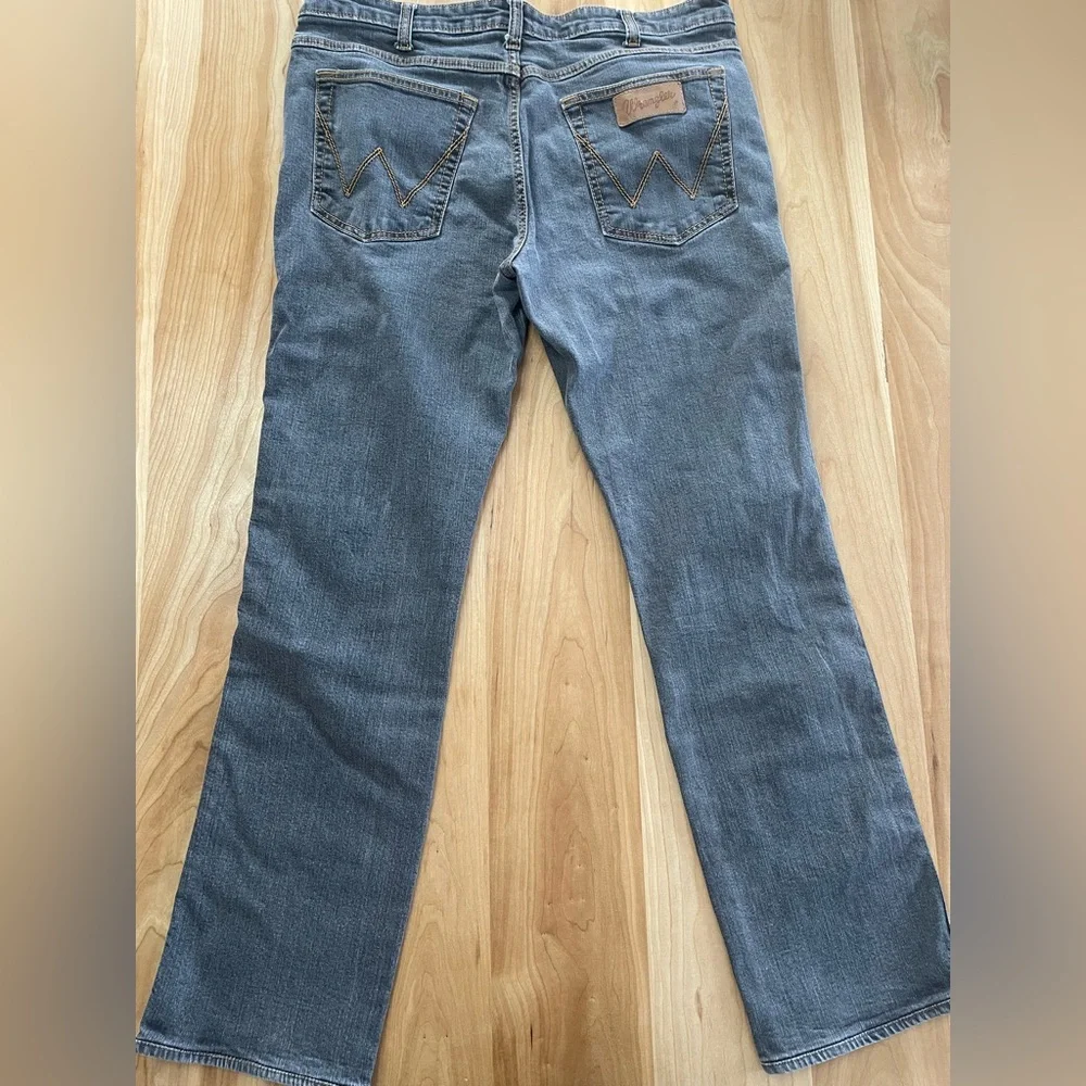 Wrangler Millard Mid Rise Slim Fit Straight Leg 36 Gray